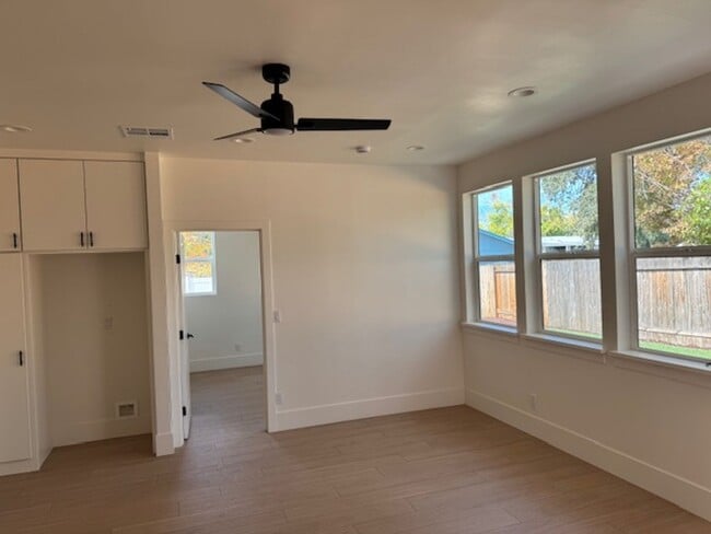 Building Photo - 677 Whyte Ave