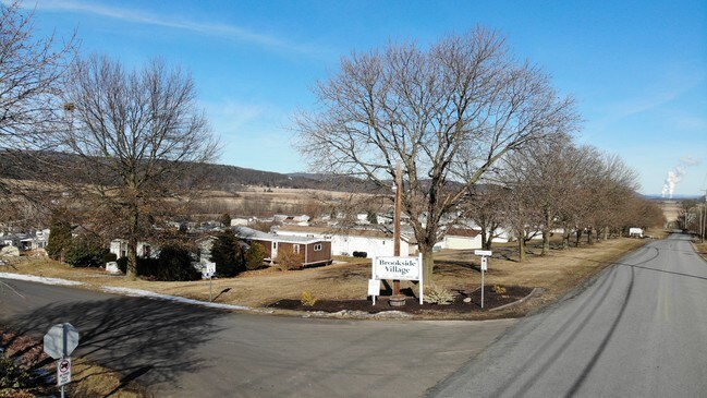 Building Photo - Brookside Village
