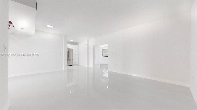 Building Photo - 917 SW 135th Ct