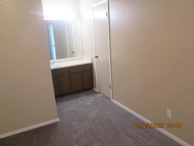 Building Photo - 1315 Belvon Pl