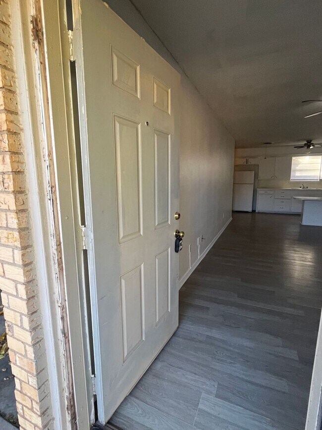 Building Photo - 1612 58th St