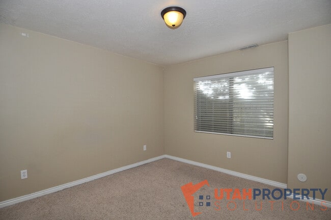 Building Photo - 11758 Chalk Creek Way