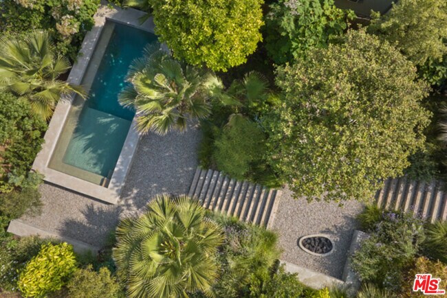 Building Photo - 1097 W Kensington Rd