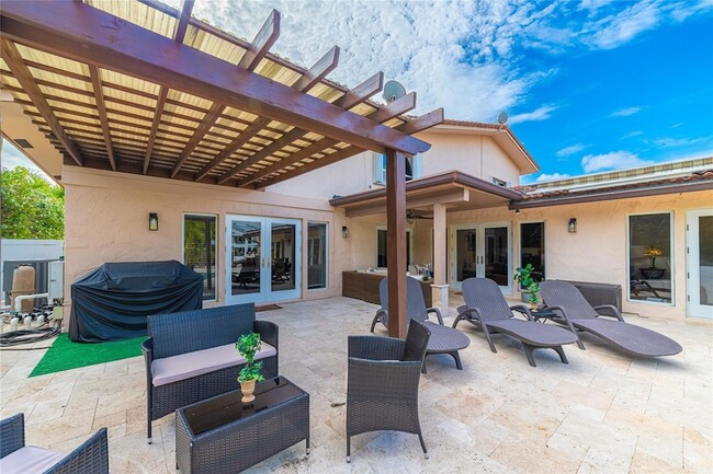 Building Photo - 2519 Barcelona Dr