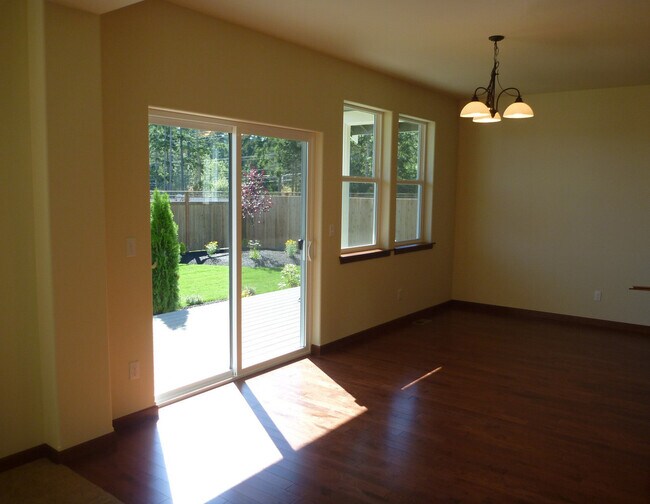 Building Photo - Impressive Dog Friendly Home Available!