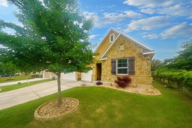 Building Photo - Executive-Style Home Now Available in Crossvine (Schertz) Realtor Commission: $750