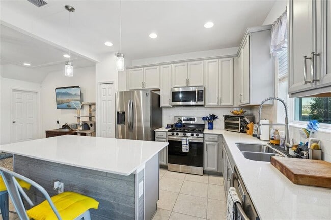 Building Photo - 6324 Camino Dr