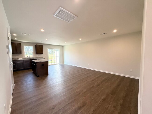 Building Photo - Modern 3-Bedroom Townhouse with Garage & P...