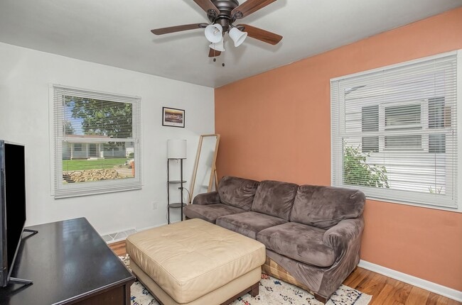 Building Photo - CHARMING RANCH!! 3 Bed, 1 Bath Home in Ames