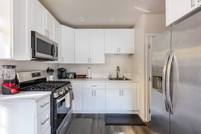 Building Photo - 910 S Lincoln Ave