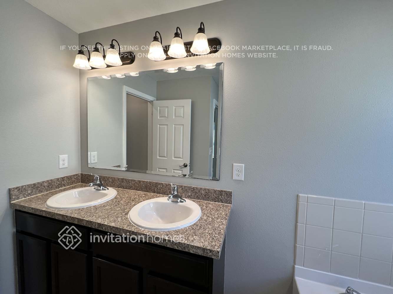 Building Photo - 5450 NW Pine Trail Cir