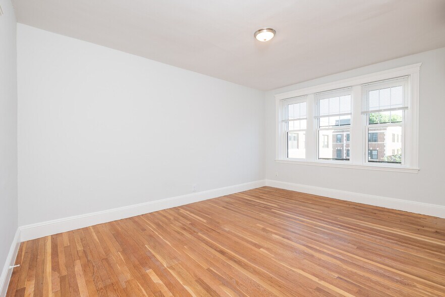 Building Photo - 18 A Forest St