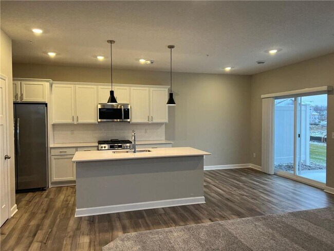 Building Photo - Rare 3 bed new construction home in Wayzata schools for lease!!!