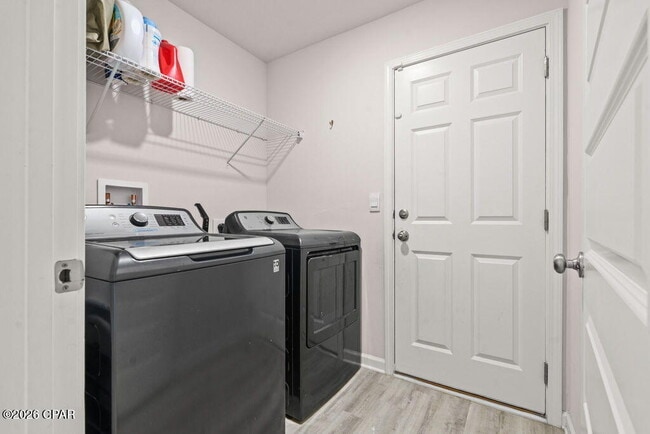 Building Photo - 6587 Kettles St