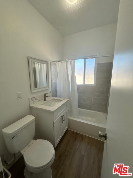 Building Photo - 2256 Cambridge St