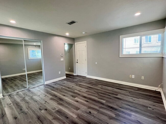 Building Photo - Beautiful Remodeled 1-Bedroom Cottage w/Central A/C and Parking in Hillcrest