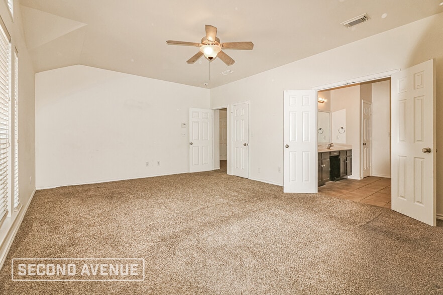 Building Photo - 6013 Suffolk Dr