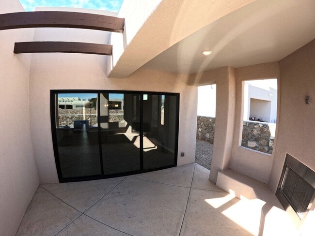 Building Photo - 3729 Santa Clarita Ave