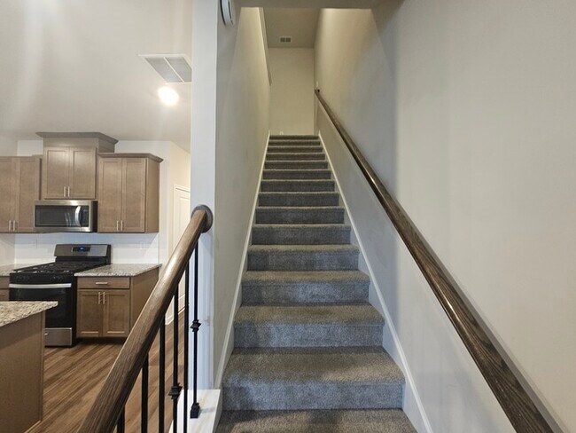 Building Photo - Beautiful Townhome for Lease in Lawrenceville