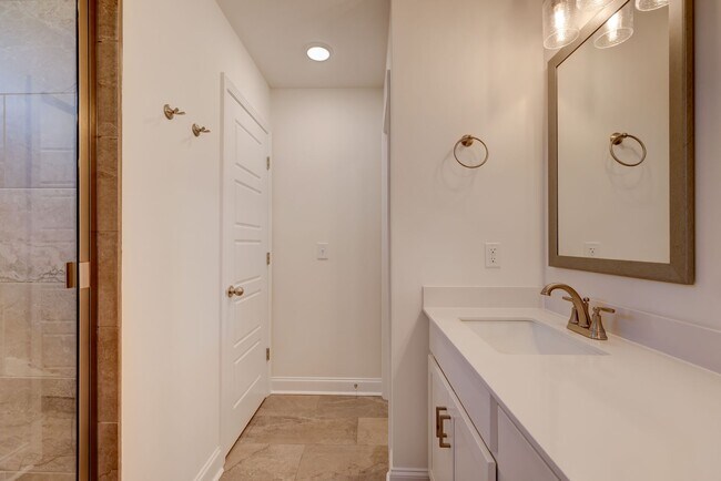 Building Photo - 1385 Harmon Ln
