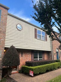 Building Photo - 5817 Valley Forge Dr