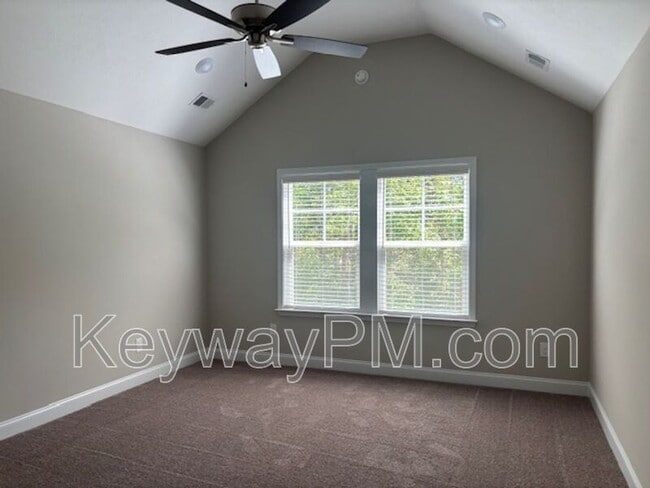 Building Photo - 3015 Venetian Dr