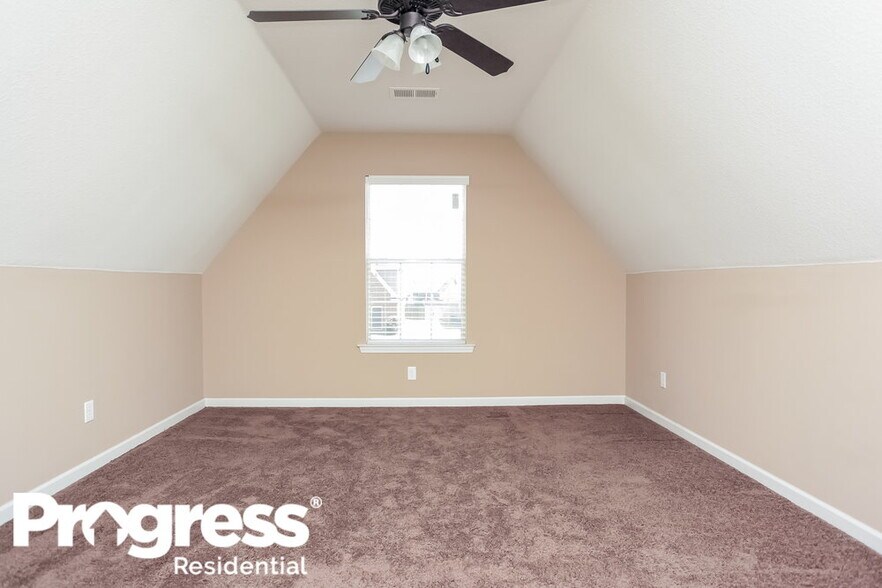 Building Photo - 8985 Gavin Dr