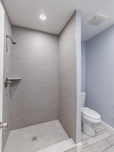 Building Photo - 19 Osborn St