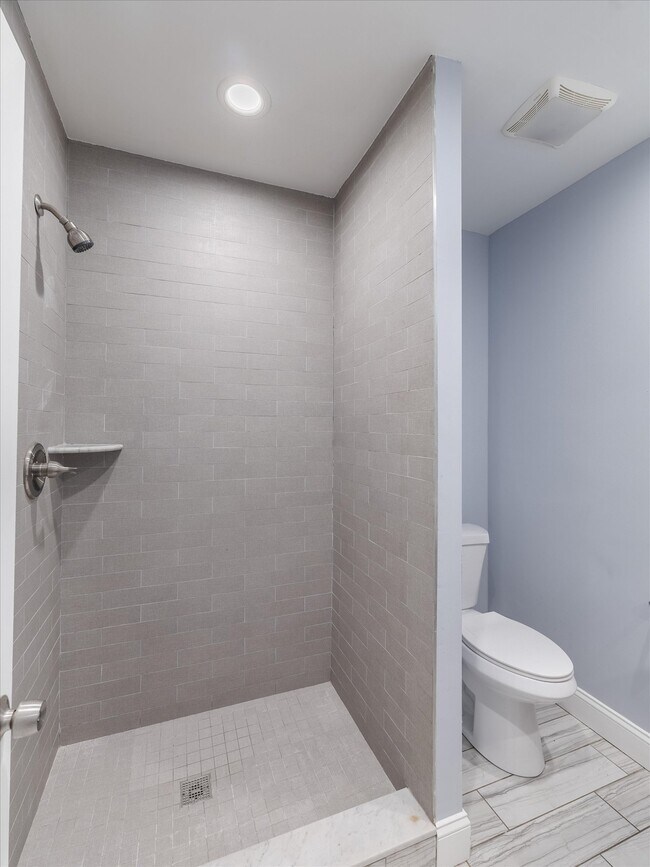 Building Photo - 19 Osborn St