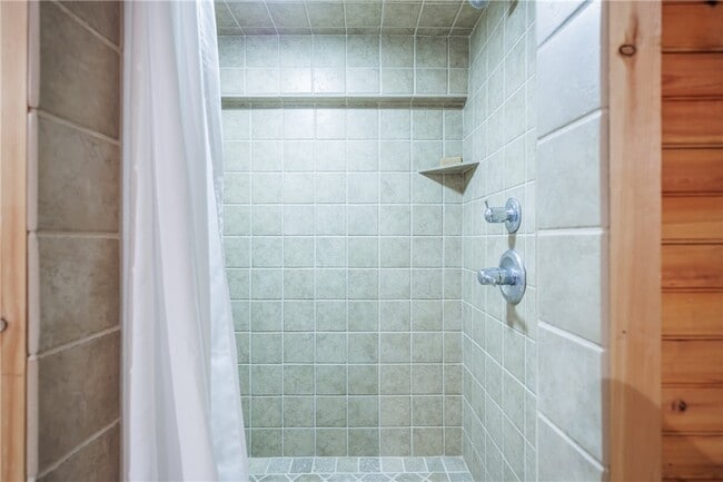 Building Photo - 590 Titus Ave