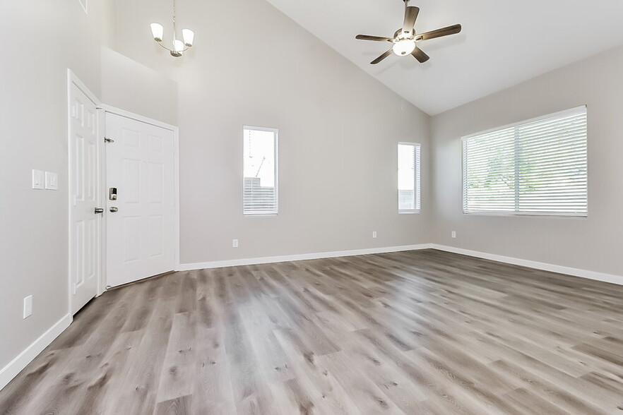 Building Photo - 9556 Cabot Falls Ave