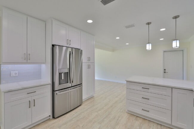 Building Photo - 5941 4th Ave N