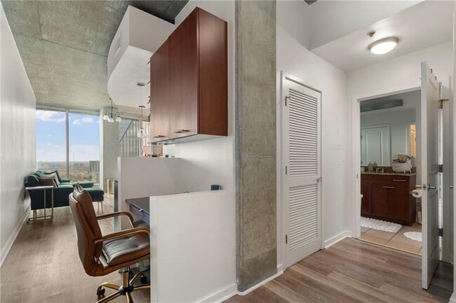 Building Photo - 3324 Peachtree Rd NE