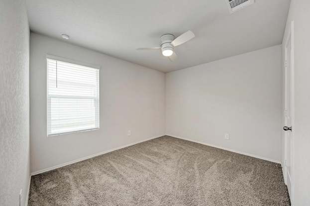 Building Photo - 105 Calgary Ln