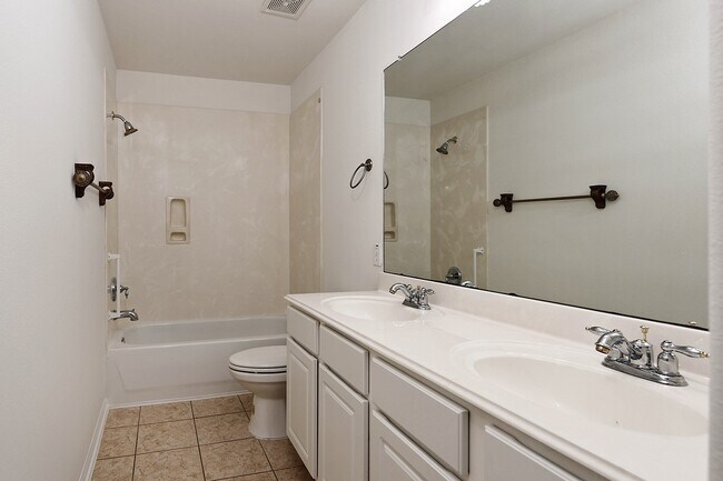 Building Photo - 54 Galway Pl