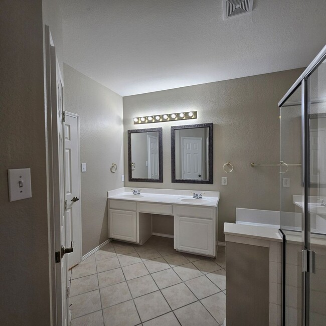 Building Photo - Pine Ridge Estates