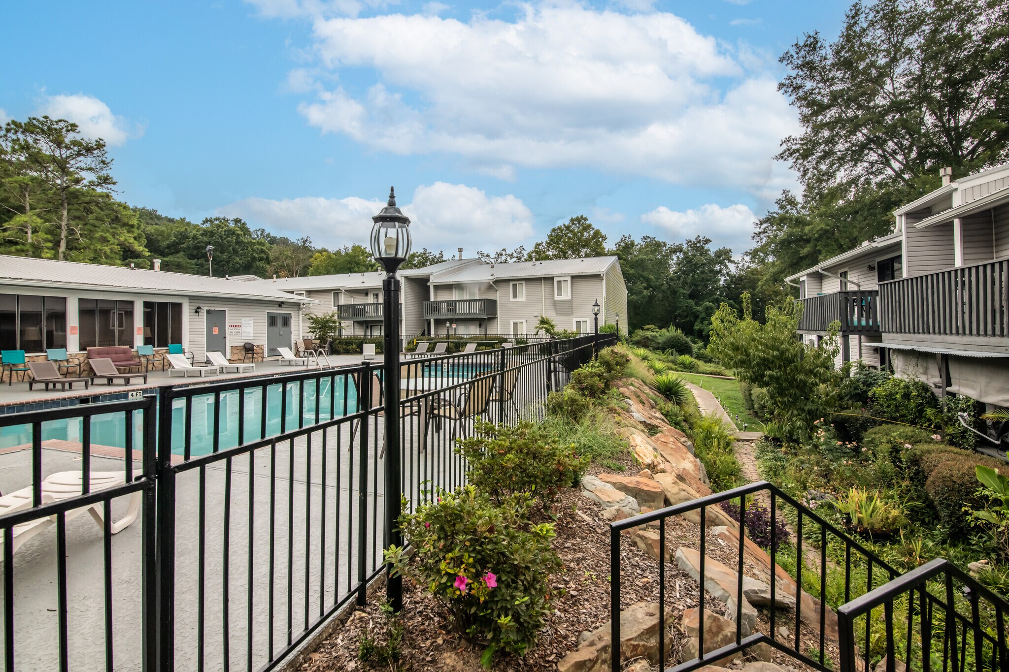 Building Photo - 1019 Woodland Vlg