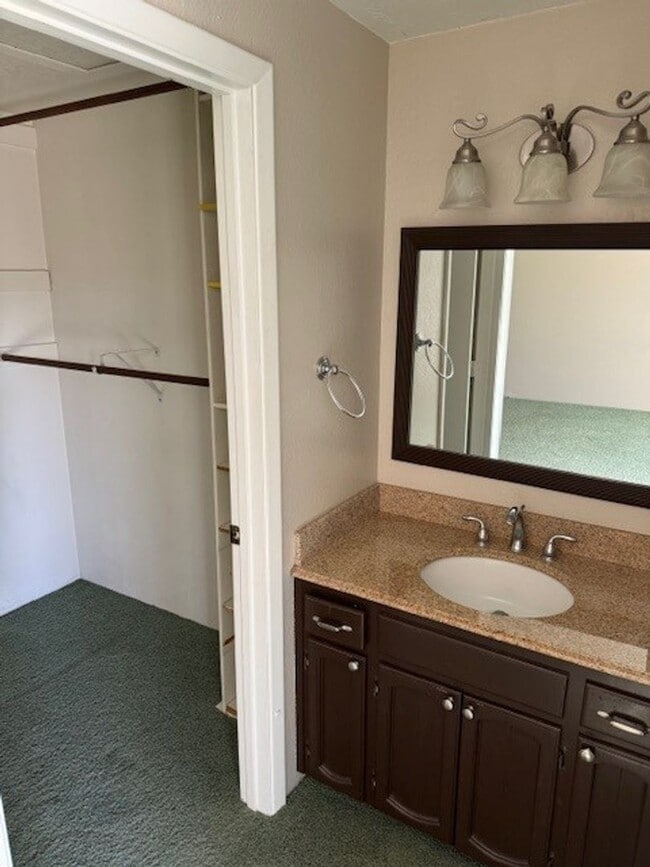 Building Photo - Three Bedroom house for lease in Old East ...