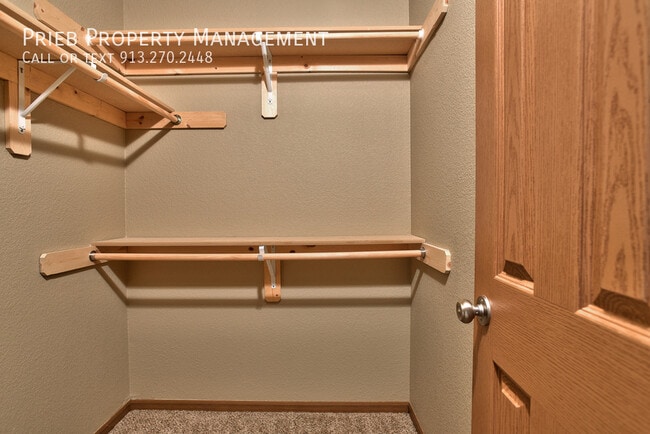 Building Photo - 900 S Woodson Ct