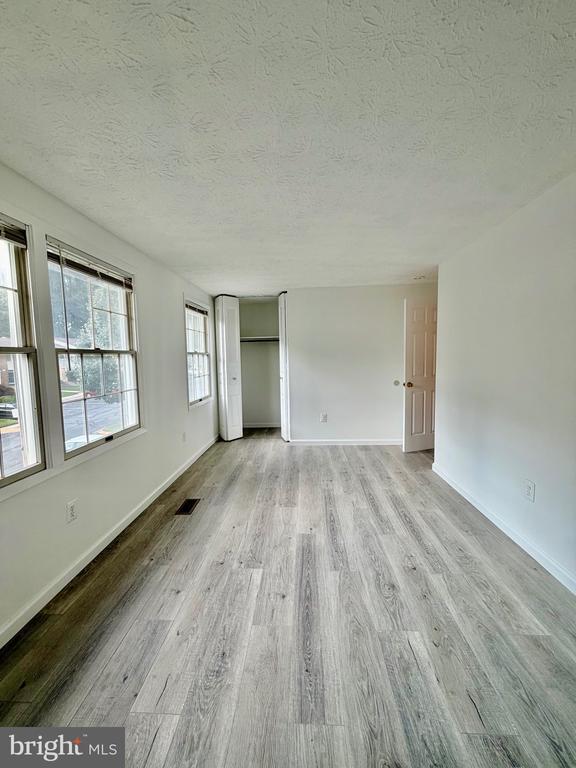 Building Photo - 1234 Elm Grove Cir