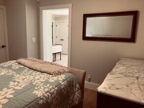 Building Photo - 6206 Rockwell St