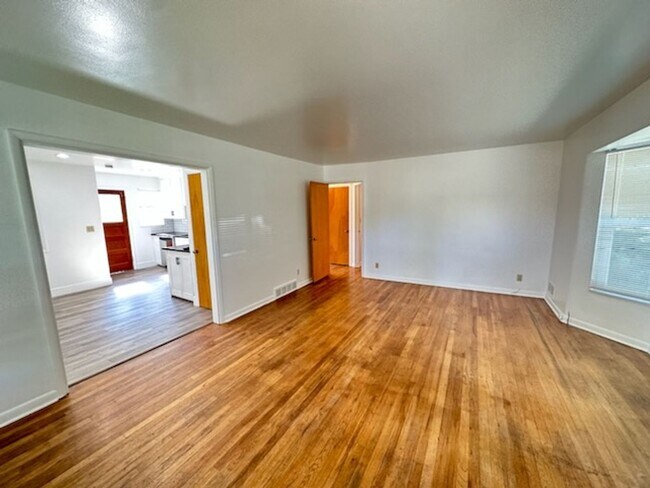 Building Photo - 1835 Downington Ave DUPLEX