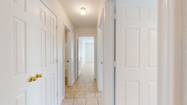 Building Photo - 316 Cedar Ridge Dr
