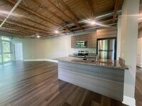 Building Photo - 330 Pleasant St