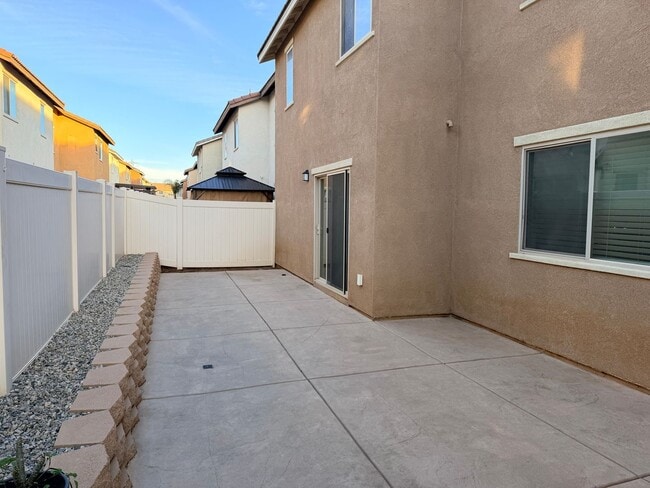 Building Photo - Estrella home for rent!