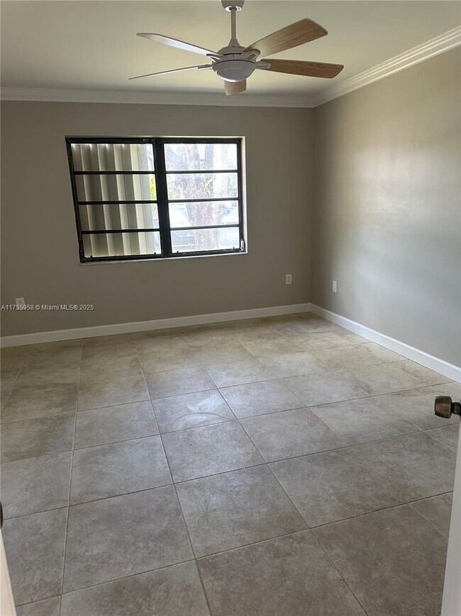 Building Photo - 9115 SW 123rd Ave Ct