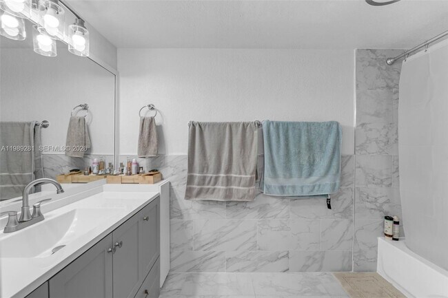 Building Photo - 9437 SW 76th St