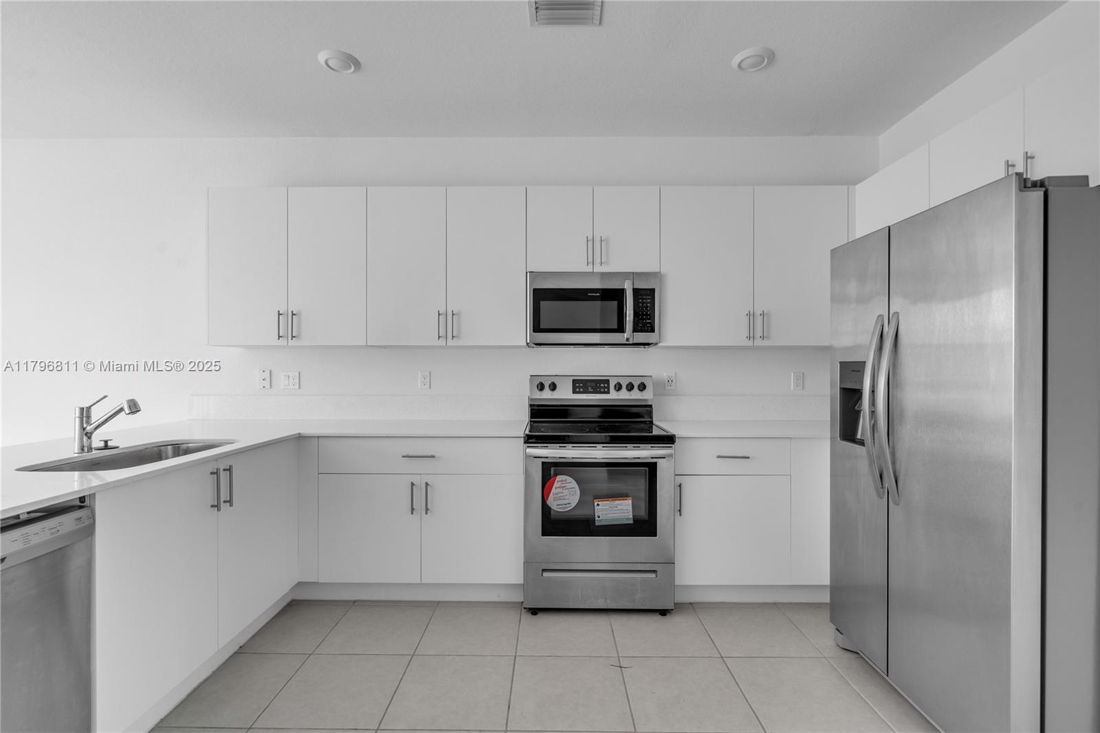 Building Photo - 209 SW 159th Way