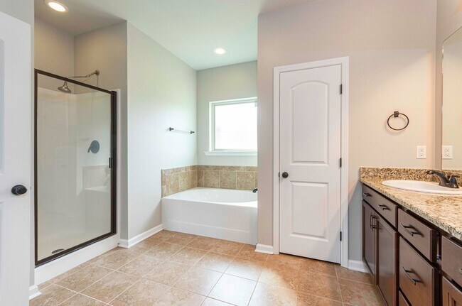 Building Photo - 3 Bedroom 2 bath for rent