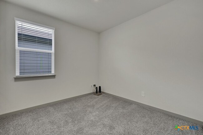 Building Photo - 1312 Plymouth St